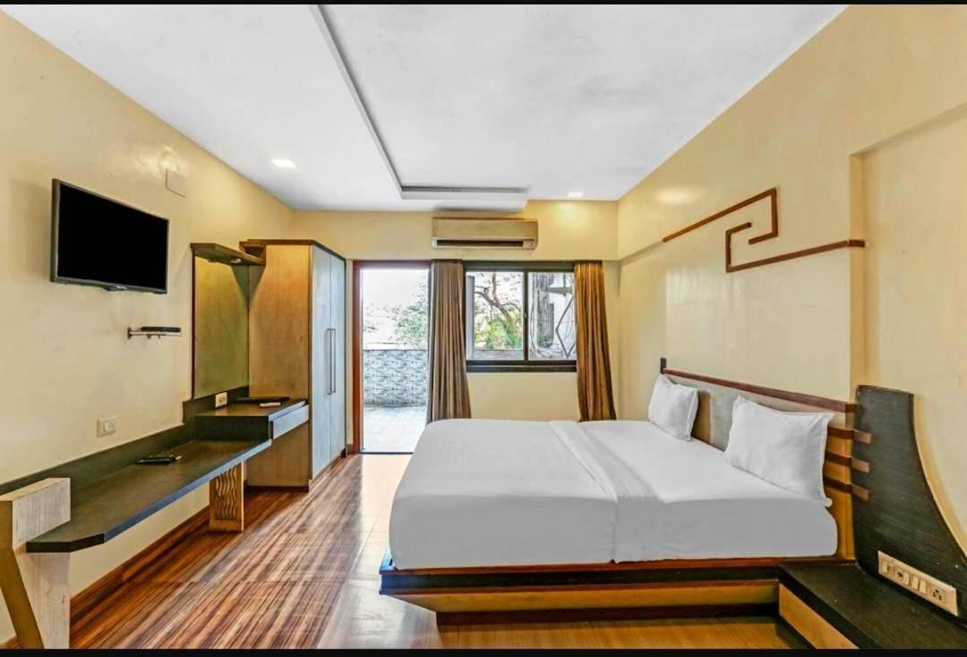 Praveen Hotel 3*